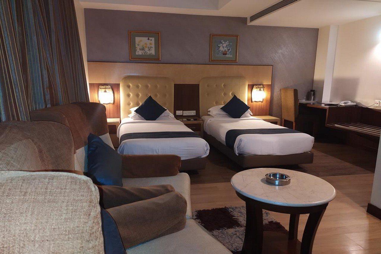Hotel Silicrest Bangalore Exteriör bild