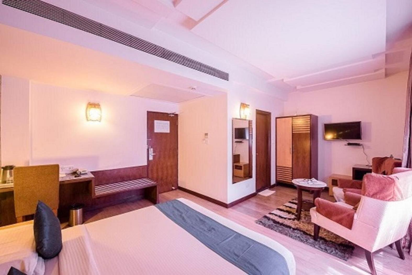 Hotel Silicrest Bangalore Exteriör bild