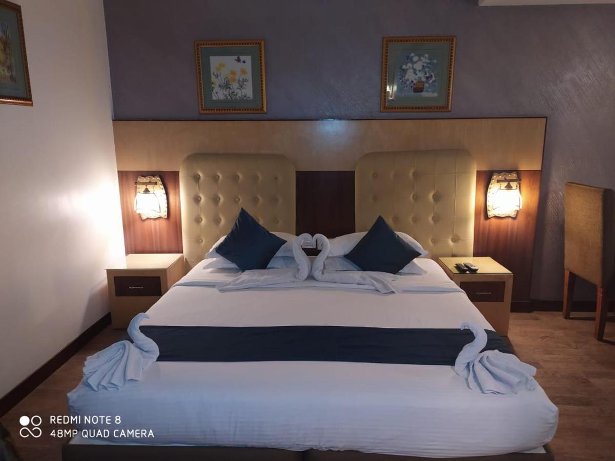 Hotel Silicrest Bangalore Exteriör bild
