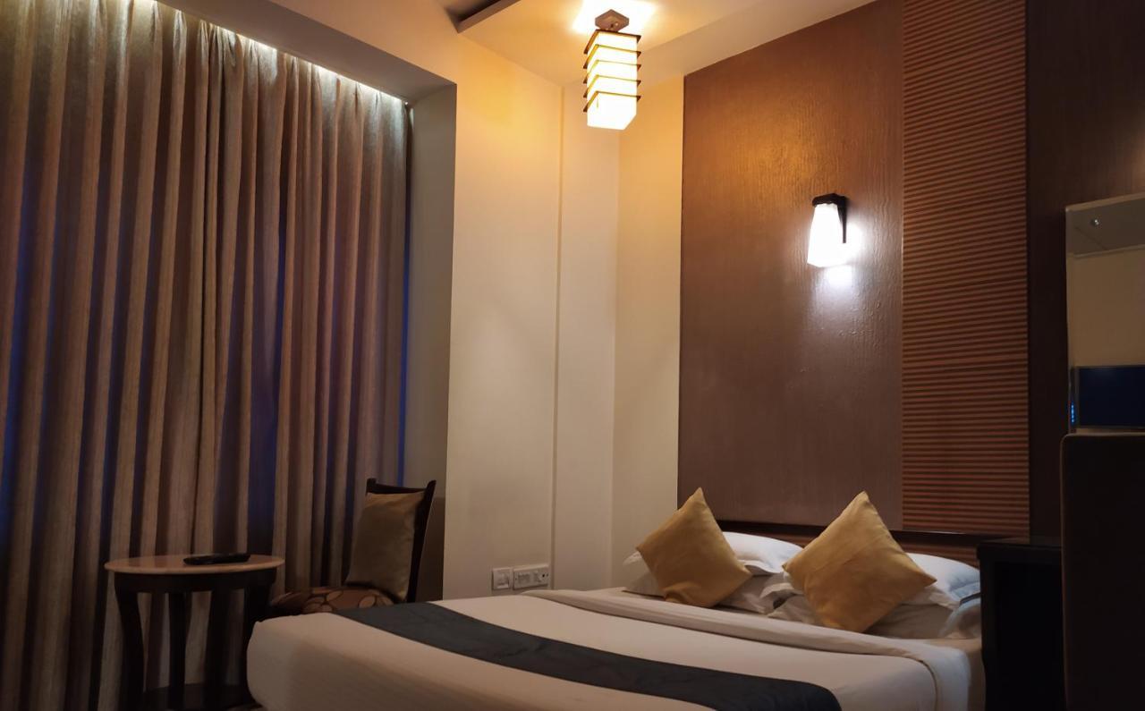 Hotel Silicrest Bangalore Exteriör bild