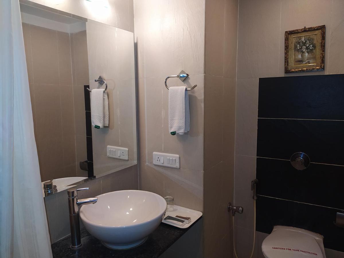 Hotel Silicrest Bangalore Exteriör bild