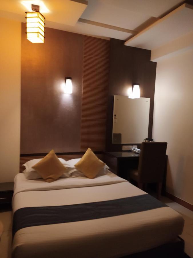 Hotel Silicrest Bangalore Exteriör bild