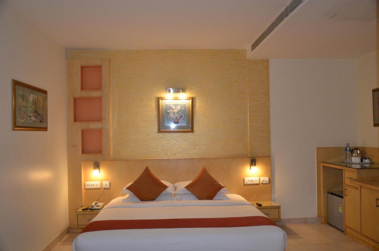 Hotel Silicrest Bangalore Exteriör bild