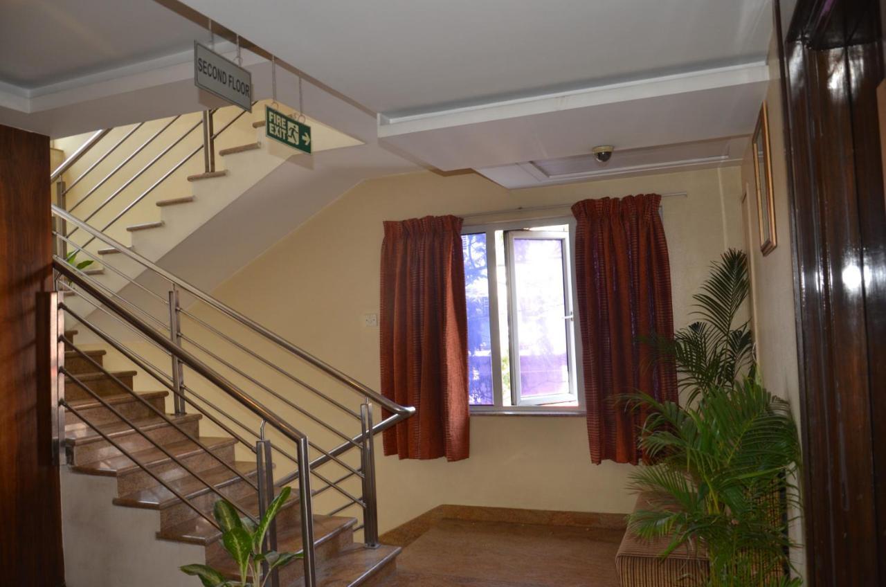 Hotel Silicrest Bangalore Exteriör bild