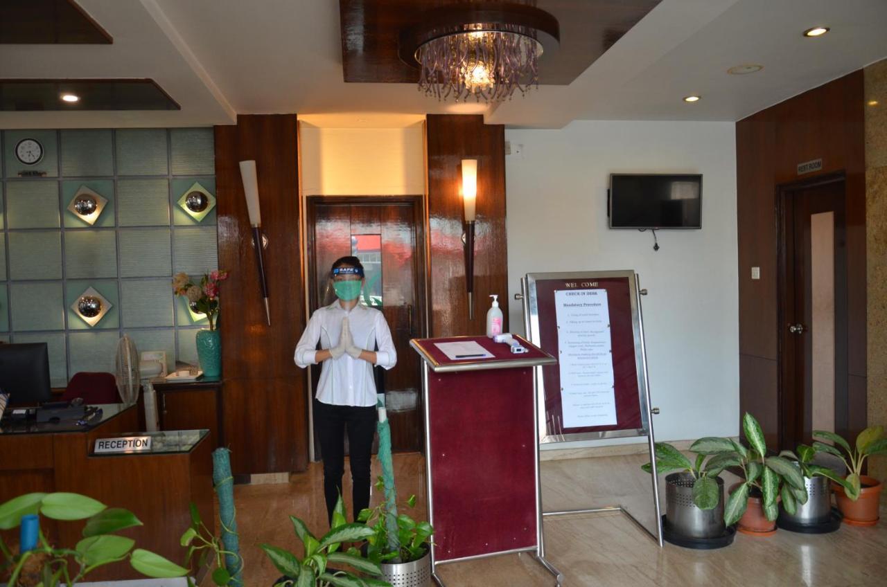 Hotel Silicrest Bangalore Exteriör bild